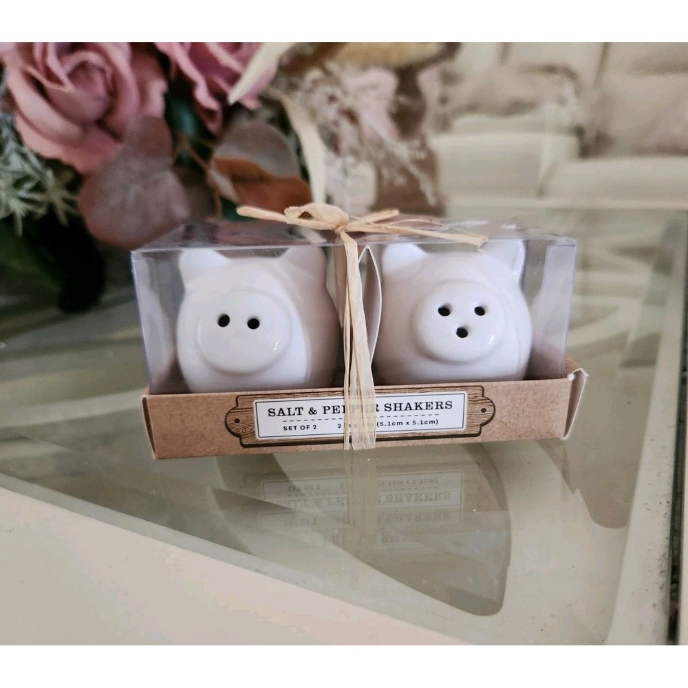 Set of‎ 2 White Pig Salt and Pepper Shakers, Kitchen Accessories 2 in x 2 in